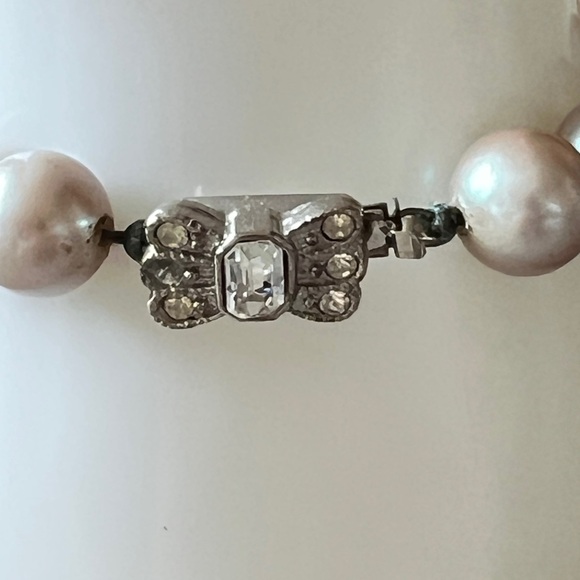 50s Classic Cream Pearl with Rhinestone Clasp Bracelet - Picture 6 of 9